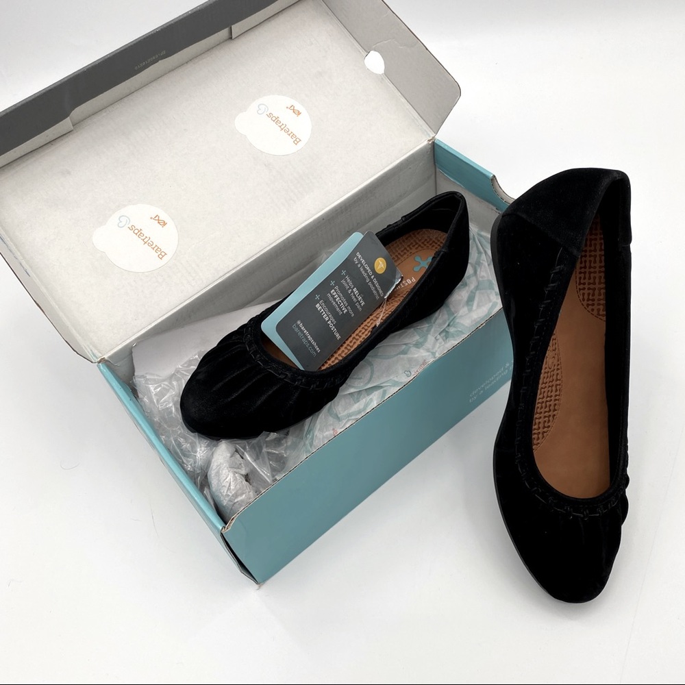 Baretraps Posture Wedge Flat Norma Black Ladies Size 6.5M